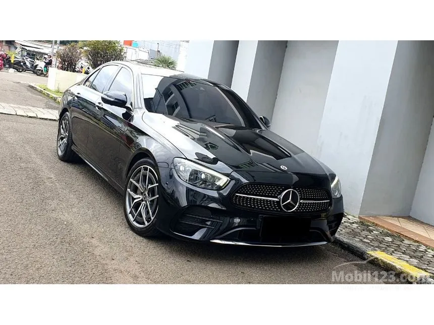 2022 Mercedes-Benz E300 AMG Line Sedan