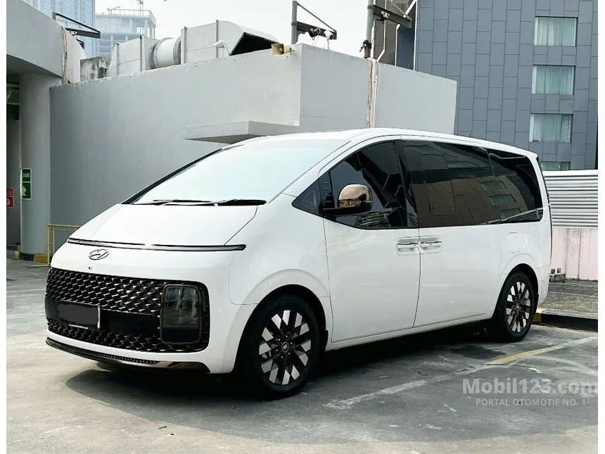 Jual Mobil Hyundai Staria 2022 Signature 7 2.2 di DKI Jakarta Automatic Wagon Putih Rp 765.000.000