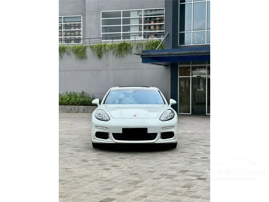 2015 Porsche Panamera S Hatchback