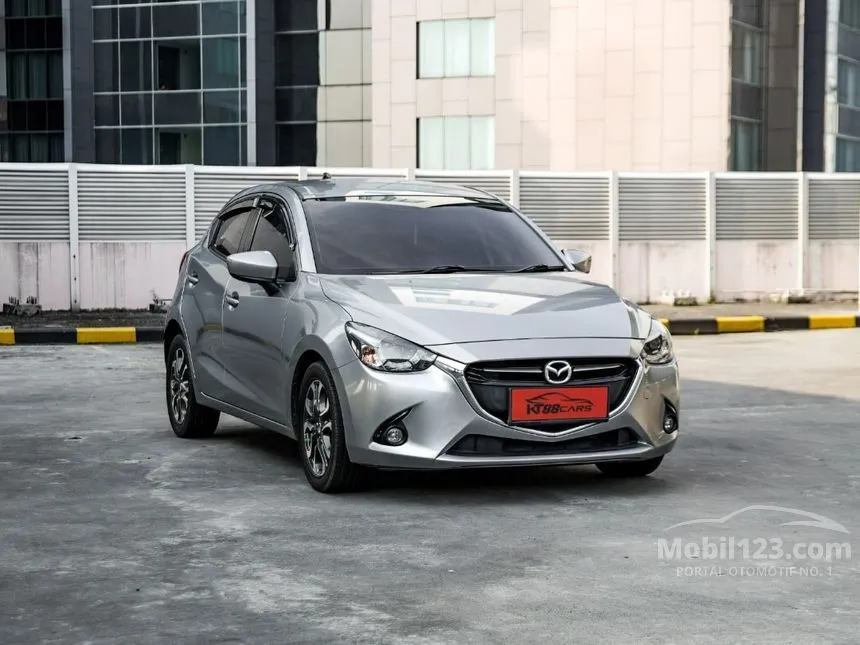 Jual Mobil Mazda 2 2015 R 1.5 di DKI Jakarta Automatic Hatchback Silver Rp 155.000.000