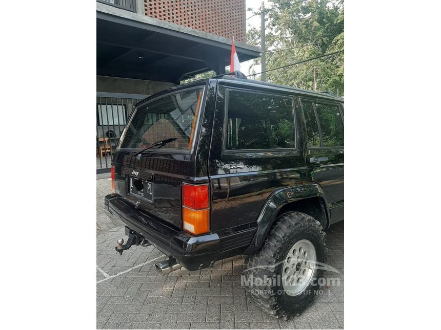 Jual Mobil  Jeep  Cherokee 1997 4 0 di Jawa  Timur  Automatic 