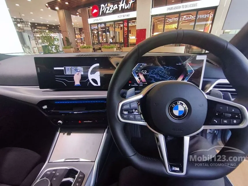 2025 BMW 320i M Sport Sedan