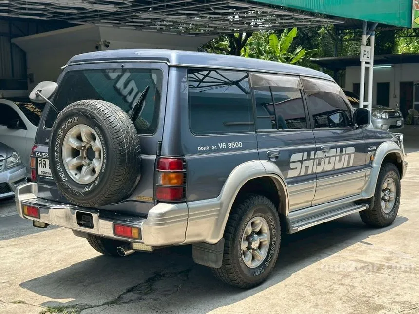 1995 Mitsubishi PAJERO GLS SUV