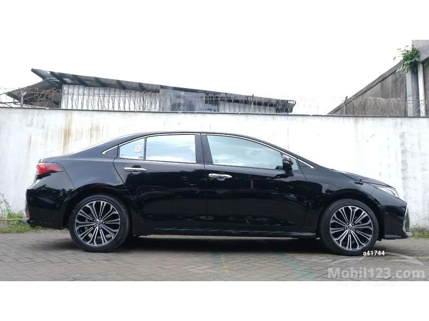 2021 Toyota Corolla Altis V Sedan