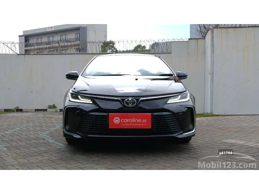 2021 Toyota Corolla Altis V Sedan