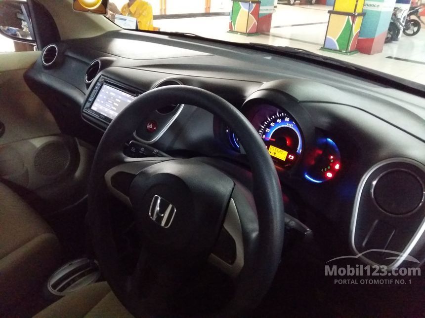 Jual Mobil  Honda  Mobilio 2014 1 5 di Jawa Timur Automatic 