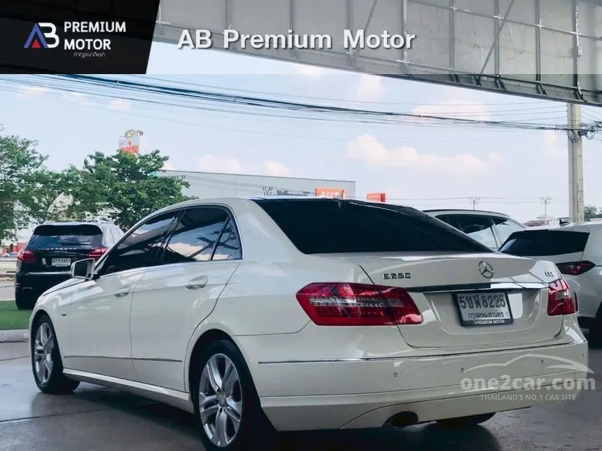 2011 Mercedes-Benz E250 Avantgarde CGI BlueEFFICIENCY Sedan
