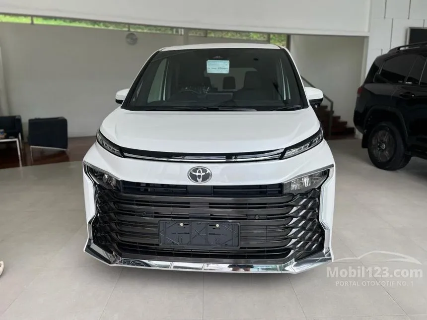 Jual Mobil Toyota Voxy 2023 2.0 di Jawa Tengah Automatic Van Wagon Putih Rp 610.000.000