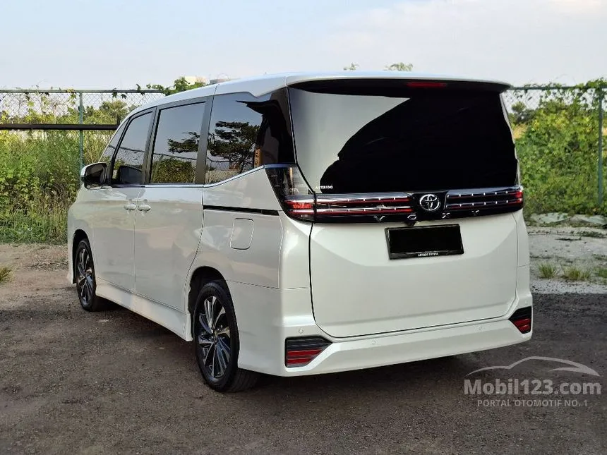 2025 Toyota Voxy (Premium Color) MPV