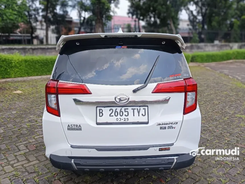 2018 Daihatsu Sigra R Deluxe MPV