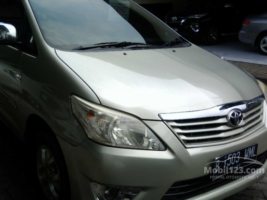 Jual Mobil Toyota Kijang Innova 2011 E 2.0 di Banten 