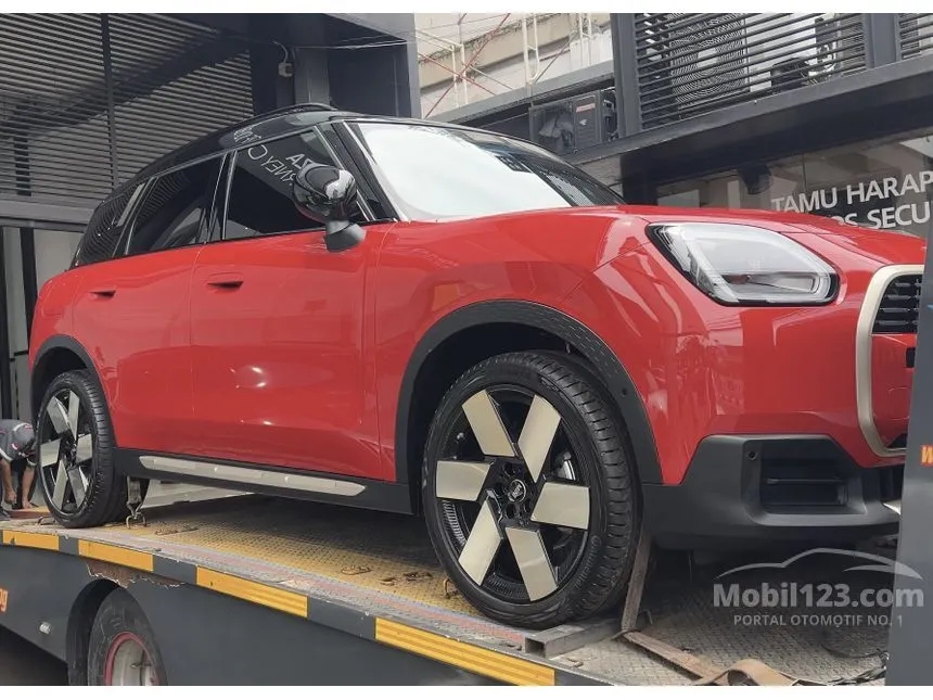 2025 MINI Countryman S ALL4 Favoured Trim SUV