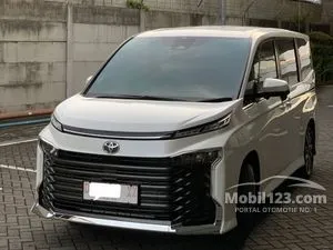 2023 Toyota Voxy 2.0 (Premium Color) MPV
