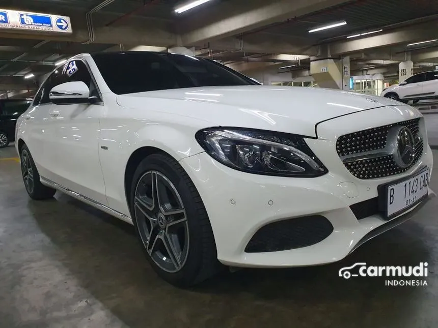 2017 Mercedes-Benz C200 AMG Line Sedan