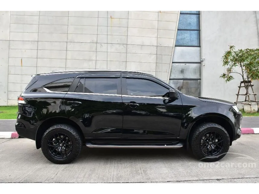 2022 Isuzu MU-X Ultimate SUV
