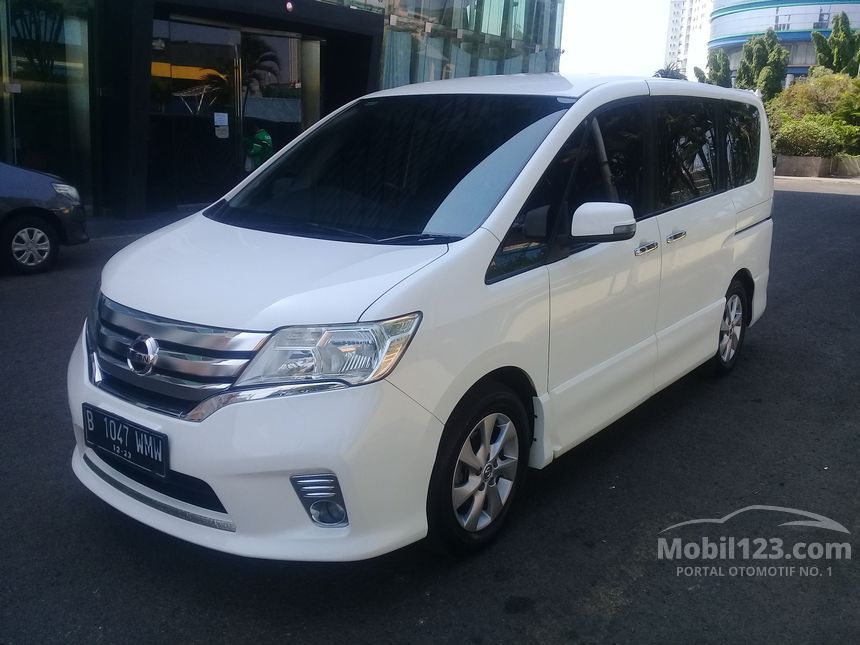 Nissan serena 2013