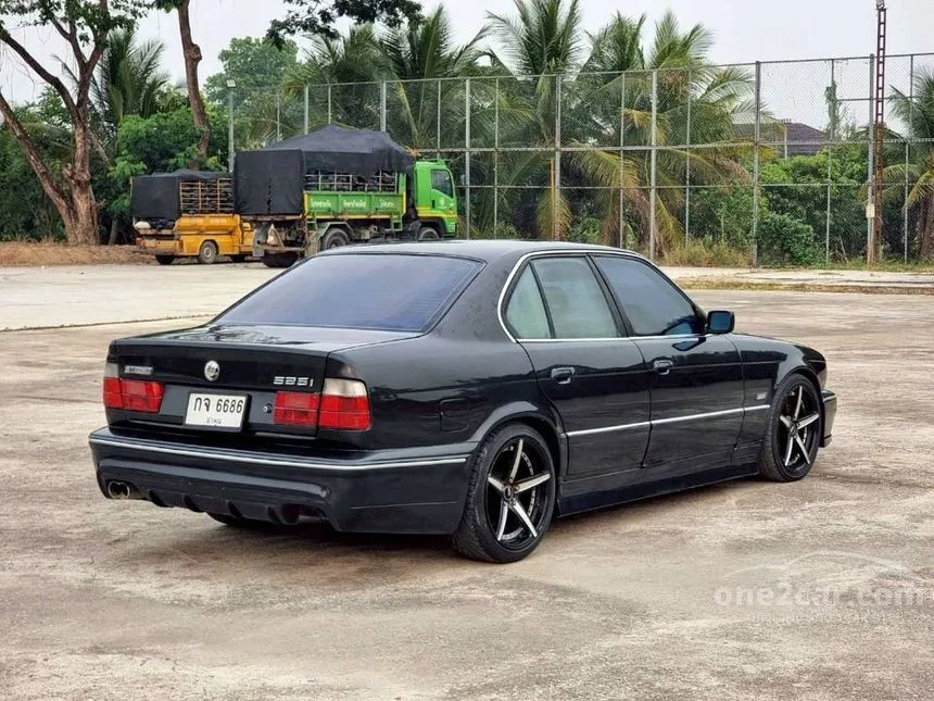 1994 BMW 525i Sedan