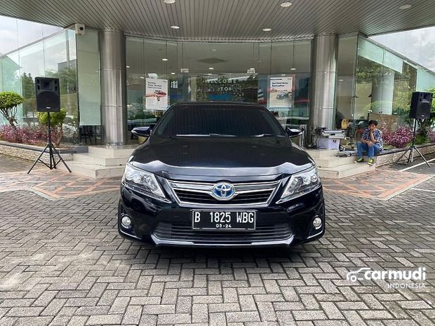 Beli Mobil Toyota Camry  Hybrid  Baru Bekas  Kisaran Harga 