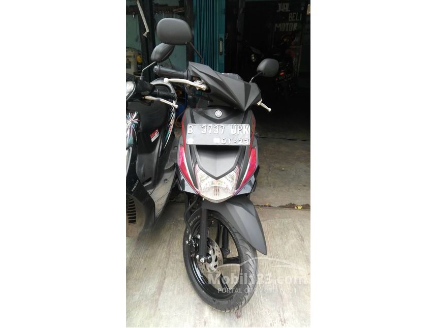 Motor Mio Z Hitam