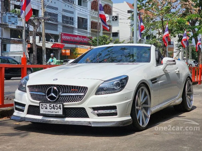 2014 Mercedes-Benz SLK200 AMG Dynamic BlueEFFICIENCY Convertible