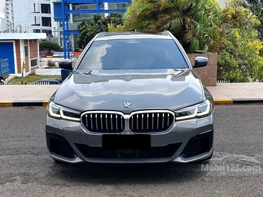 Jual Mobil BMW 530i 2022 M Sport 2.0 di DKI Jakarta Automatic Wagon Abu ...