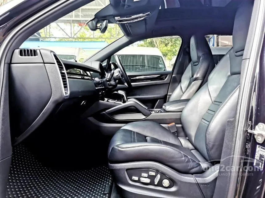 2019 Porsche Cayenne E-Hybrid SUV