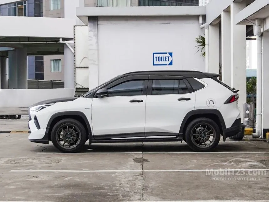 2023 Toyota Yaris Cross S HV (2 Tone) with GR Parts Aero Pkg SUV
