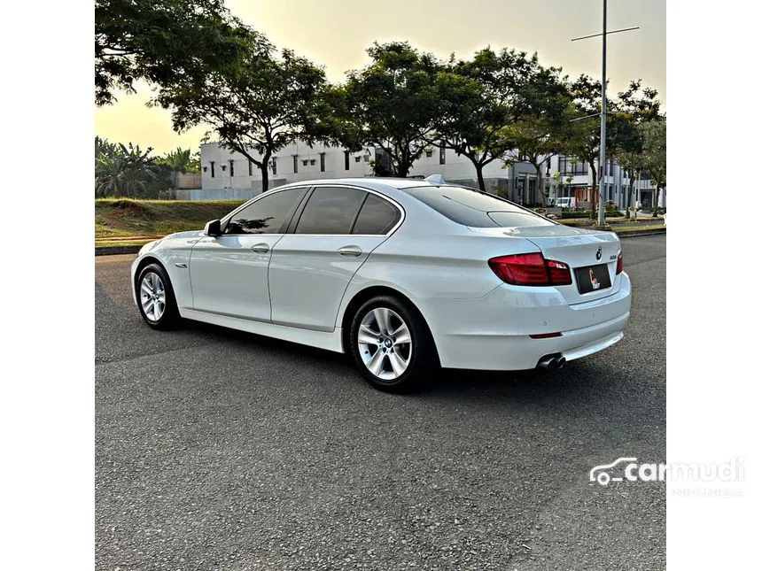 2014 BMW 528i Luxury Sedan