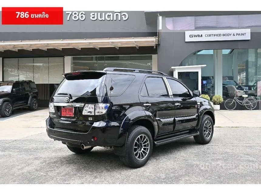 2011 Toyota FORTUNER V SUV