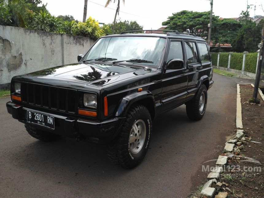 Jual Mobil  Jeep Cherokee 1998 4 0 di Banten Automatic SUV 