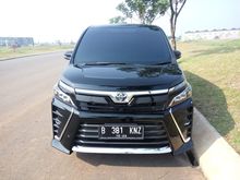 2017 Toyota Voxy 2.0 AT Hitam Dinar