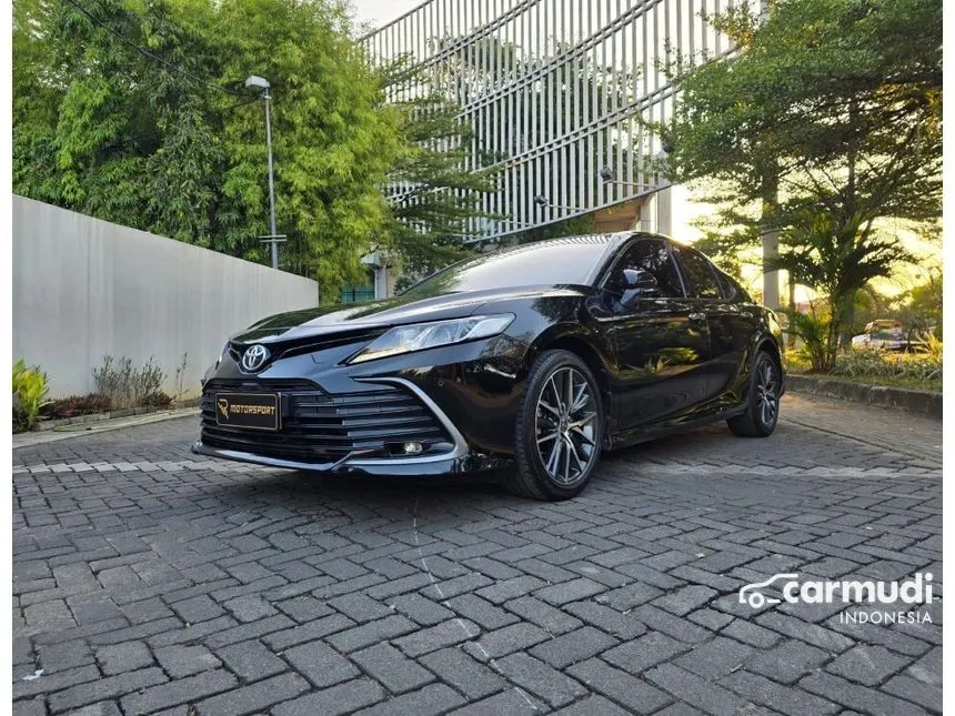 2022 Toyota Camry V Sedan