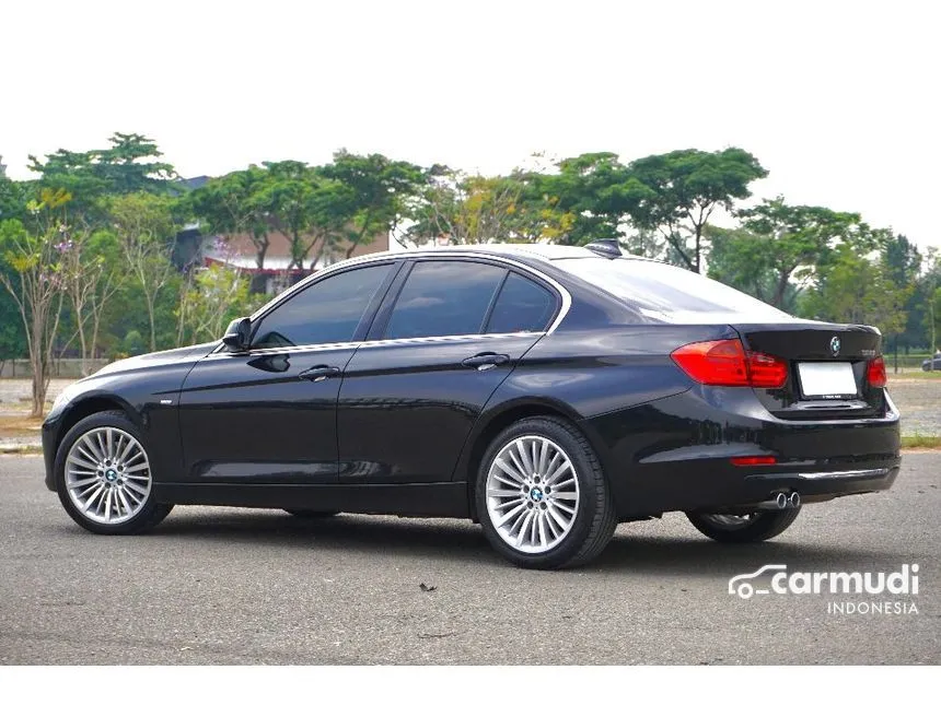 2014 BMW 328i Luxury Sedan