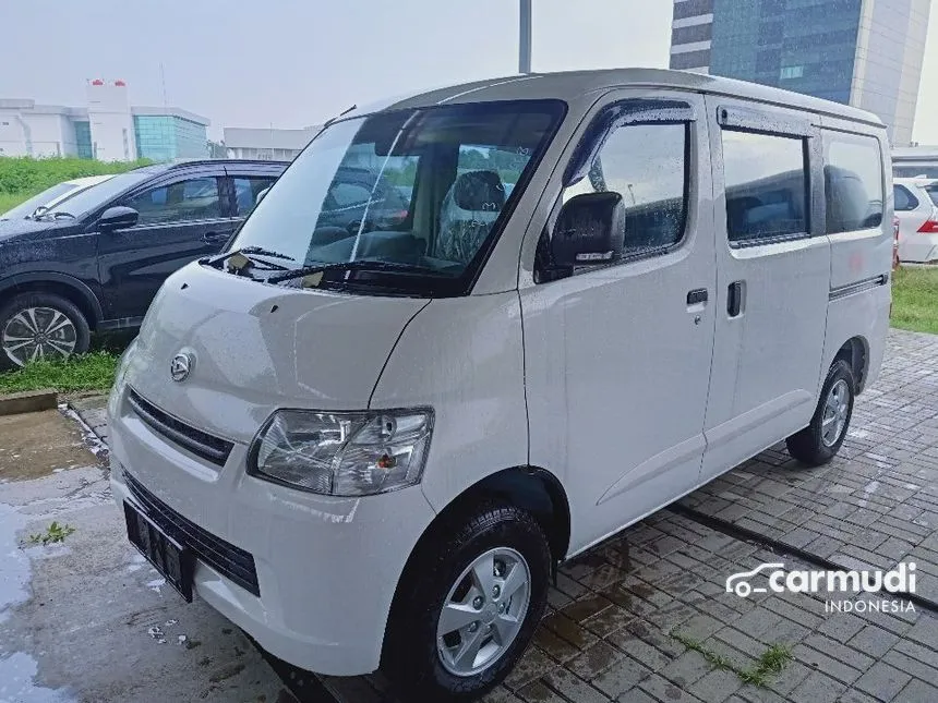 2025 Daihatsu Gran Max Mini Bus D Van