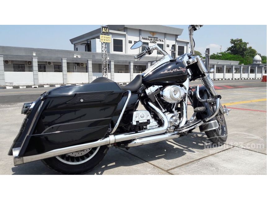 Jual Motor Harley Davidson Road King 2011 1.7 di Jawa ...