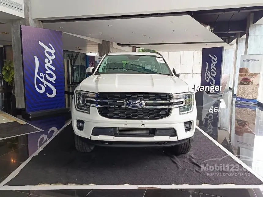 Jual Mobil Ford Everest 2024 XLT 2.0 di DKI Jakarta Automatic SUV Putih Rp 825.000.000