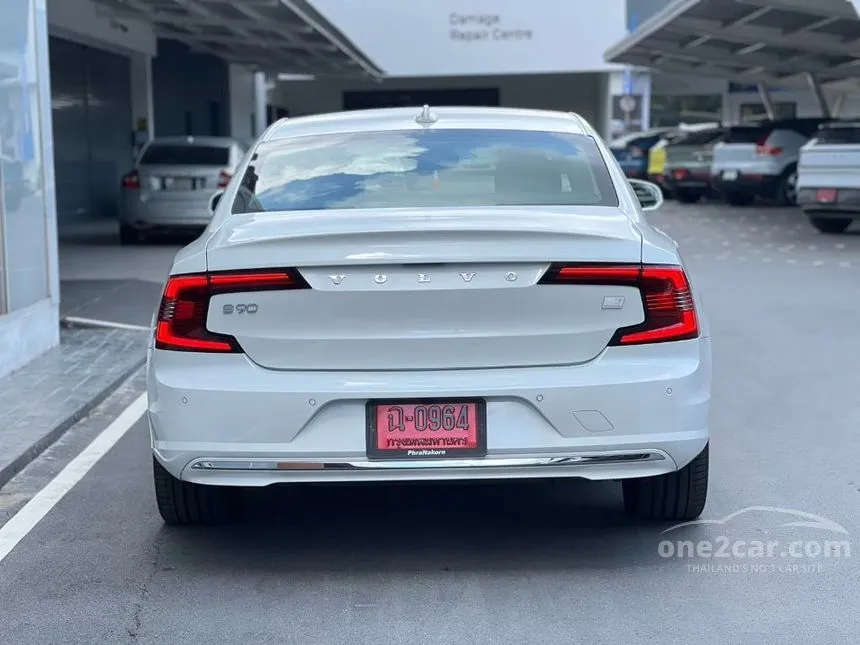 2024 Volvo S90 Recharge Ultimate T8 Sedan