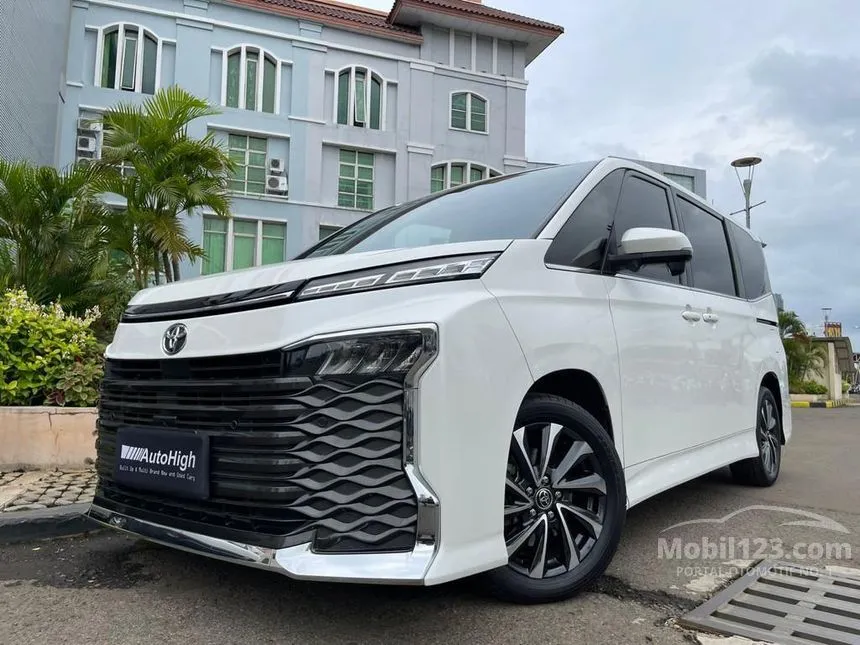 Jual Mobil Toyota Voxy 2022 2.0 di DKI Jakarta Automatic Wagon Putih Rp 590.000.000