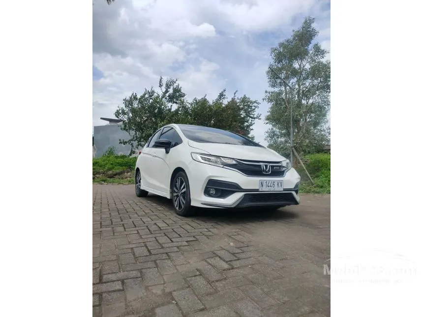 Jual Mobil Honda Jazz 2018 RS 1.5 di Jawa Timur Automatic Hatchback Putih Rp 265.000.000