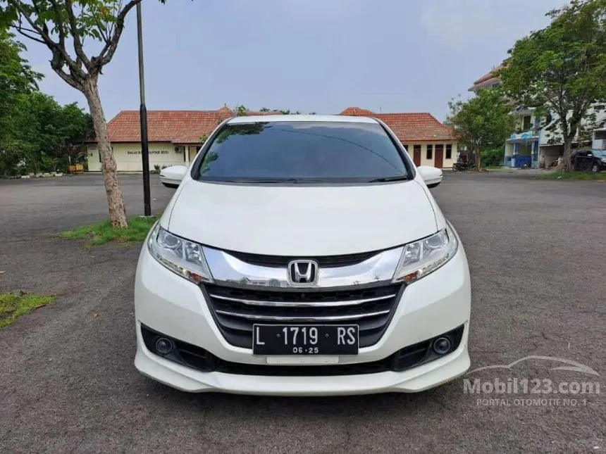 Jual Mobil Honda Odyssey 2014 2.4 2.4 di Jawa Timur Automatic MPV Putih Rp 247.500.000