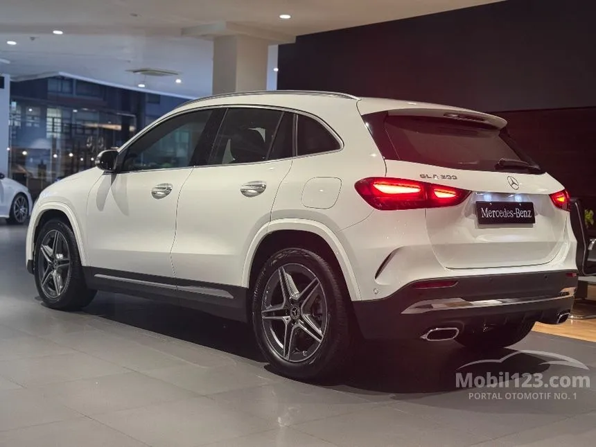 2025 Mercedes-Benz GLA200 AMG Line SUV