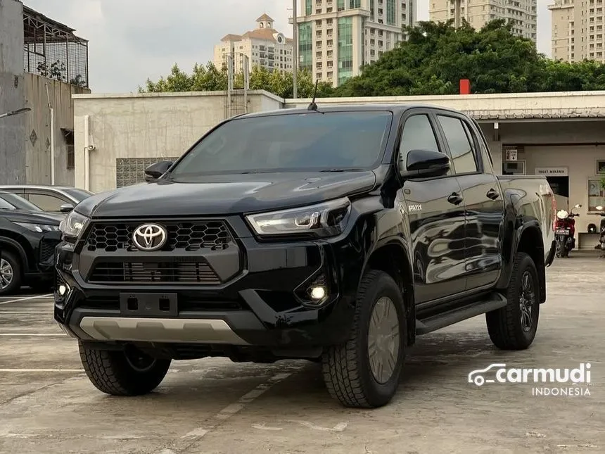 2025 Toyota Hilux V Pickup