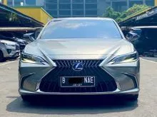 2022 Lexus ES 300h 2.5 Ultra Luxury Sedan
