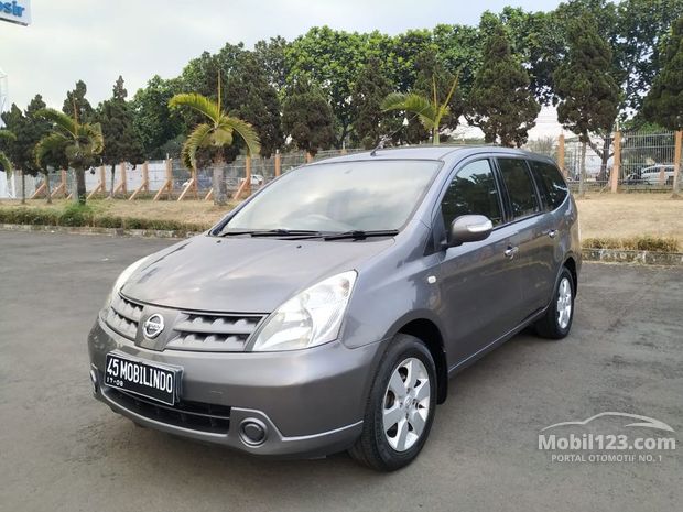 Nissan Grand Livina Mobil bekas dijual di Bandung Jawa 