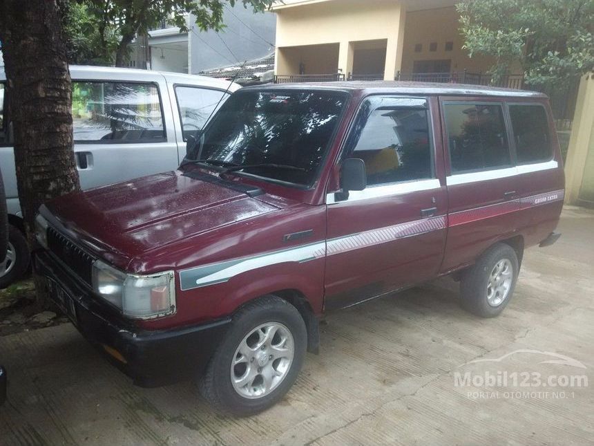 1988 Toyota Kijang MPV Minivans