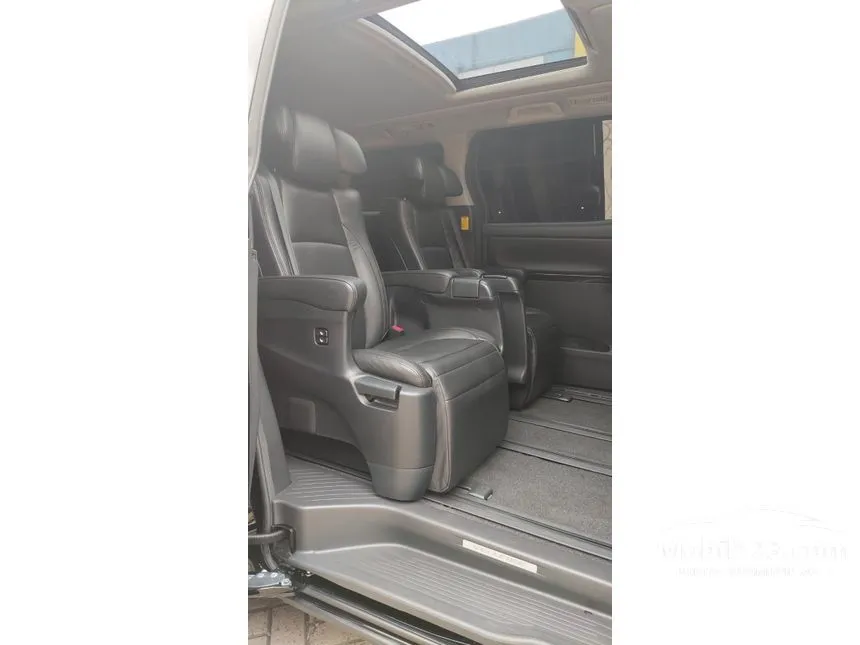 2014 Toyota Vellfire Z MPV