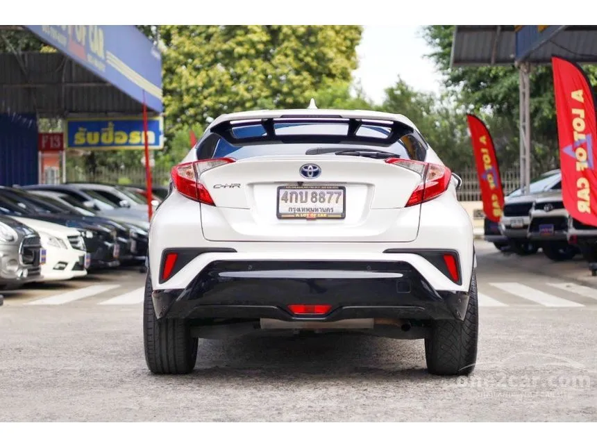 2019 Toyota C-HR Mid SUV