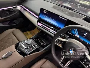 2024 BMW 520i 2.0 M Sport Sedan