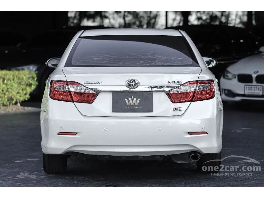 2012 Toyota CAMRY Hybrid DVD Sedan