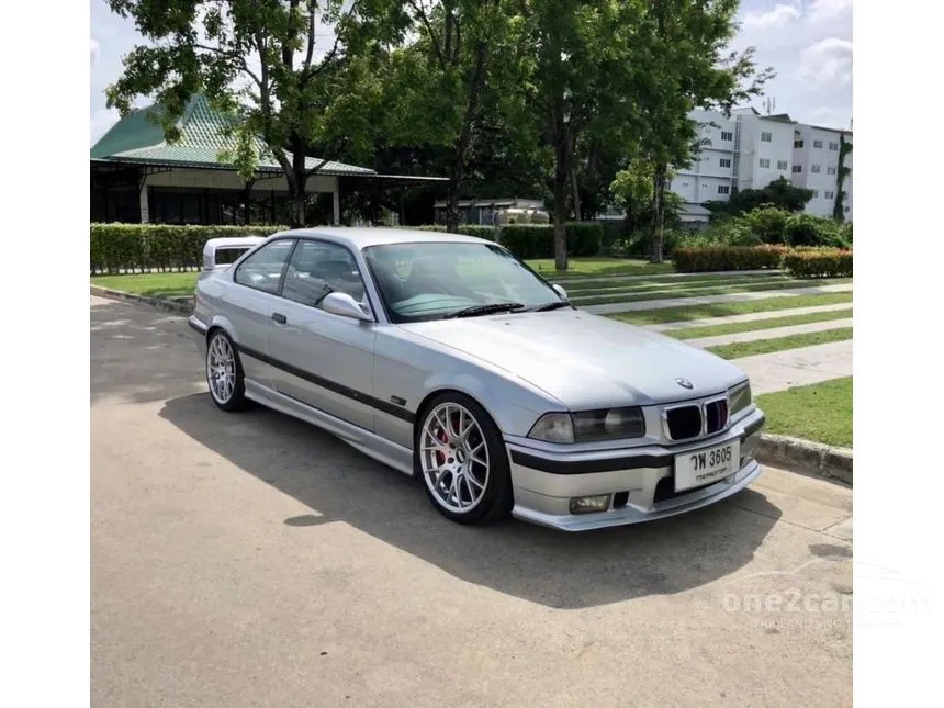 1993 BMW 320i Coupe